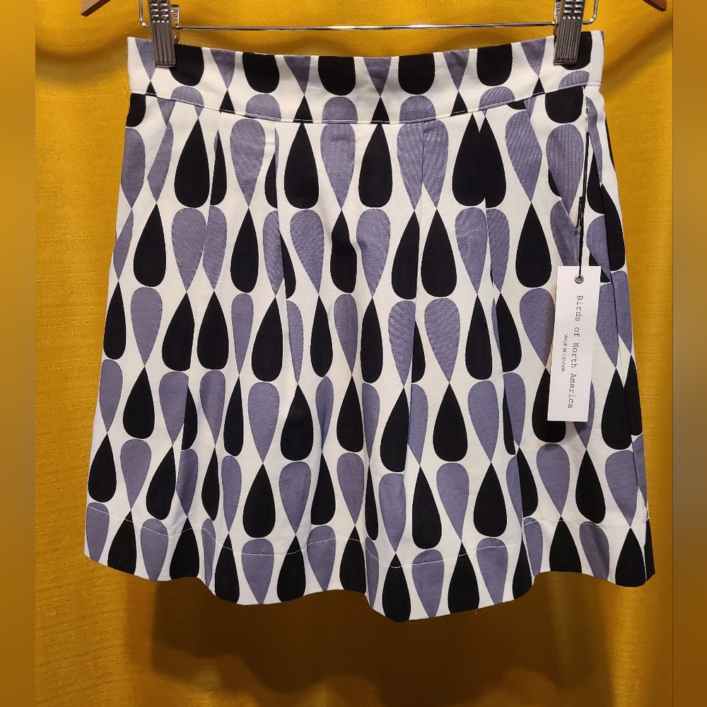 NWT Birds of North America Forktail Skirt - Size 8
